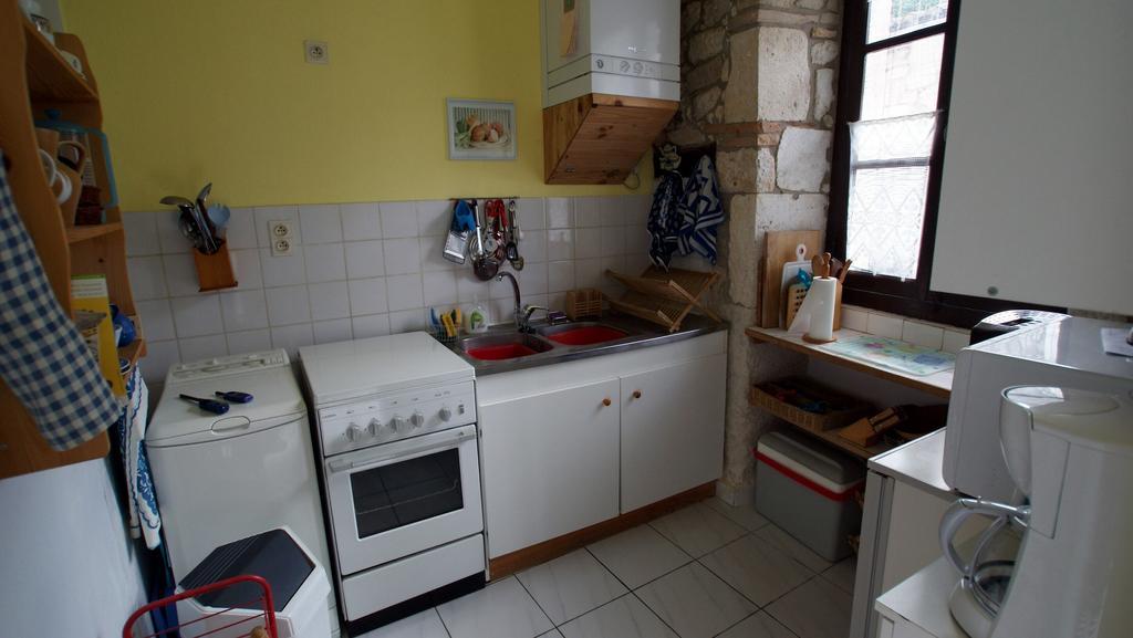 Les Chimeres Bed & Breakfast *