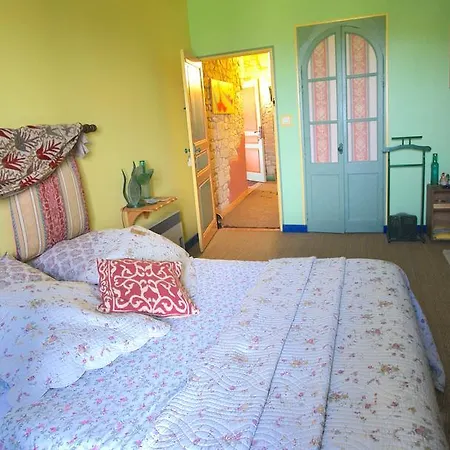 Les Chimeres Puylaroque Room photo